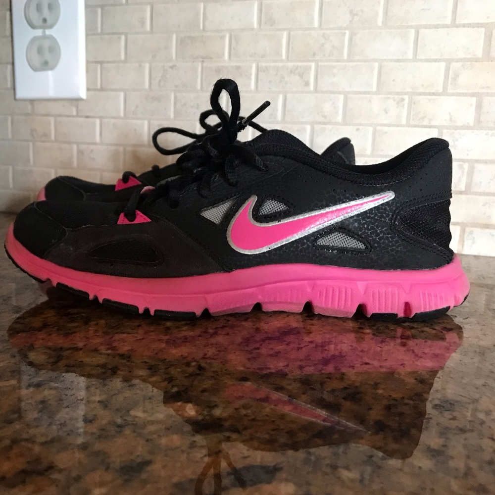 Girls Nike’s Size 5